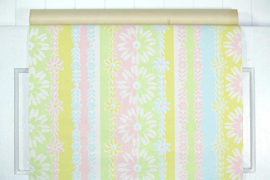1960s Floral Vintage Wallpaper