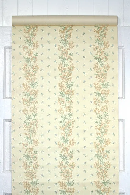 1980s Floral Vintage Wallpaper