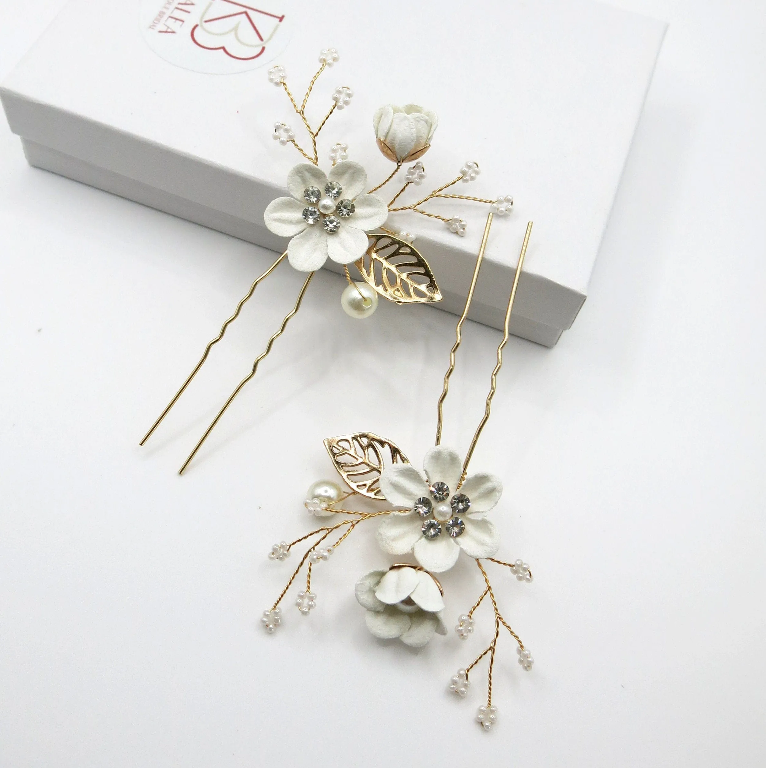 Bridal White Flower 2 PC Hairpin Set, Wedding Fabric Hair Pins, Floral Pearl Wire Hairpiece, Bridesmaid Silk Flower Hairpin 2 PC Set