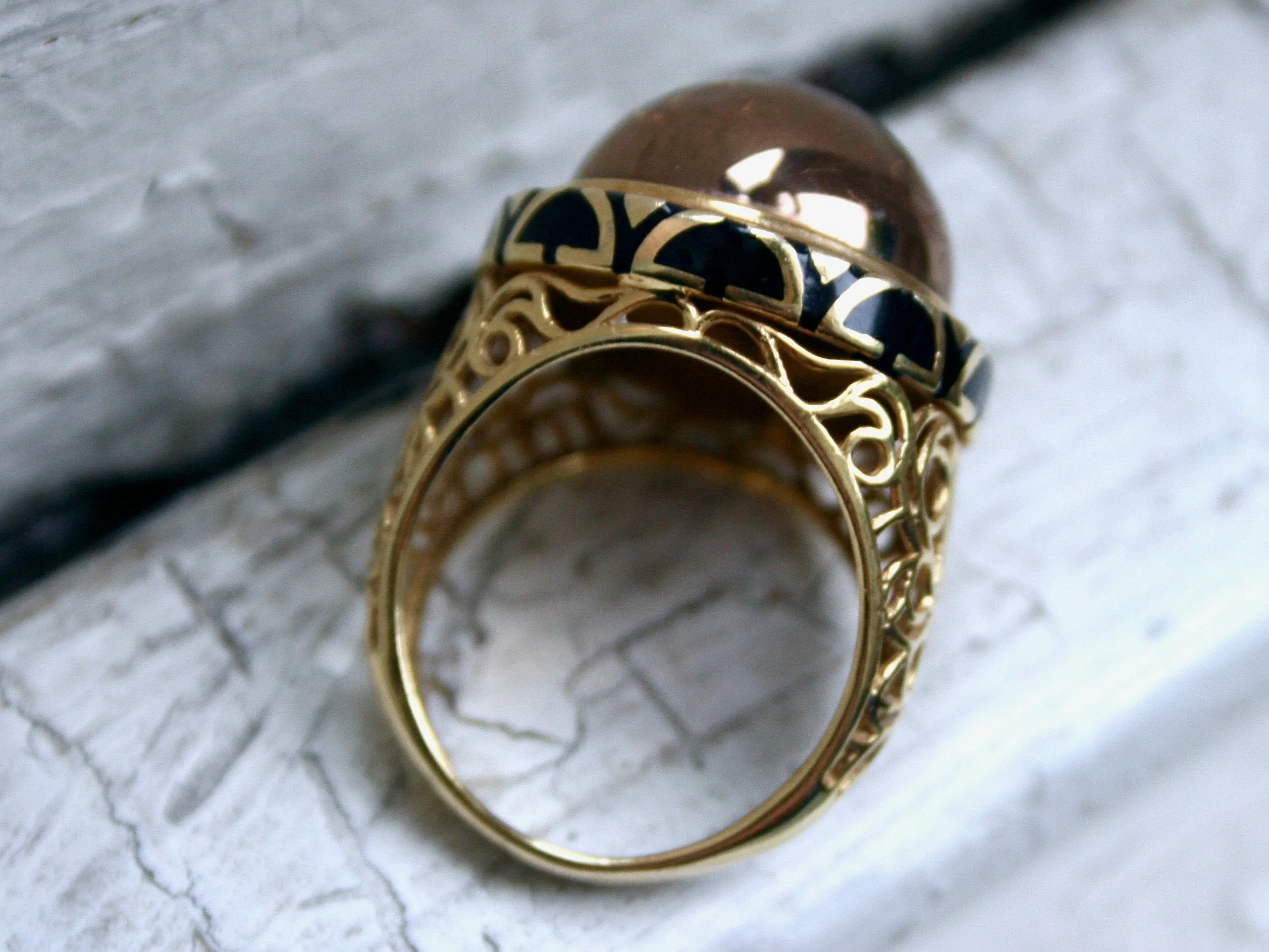 Cool Retro Vintage 14K Yellow Gold Ring with Enamel .