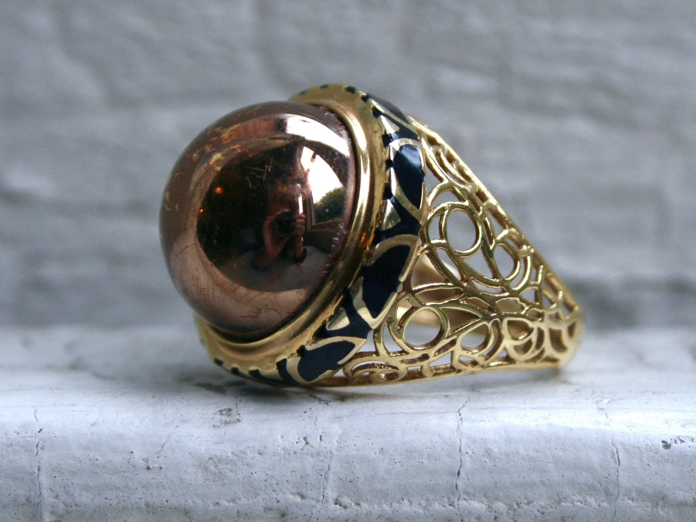 Cool Retro Vintage 14K Yellow Gold Ring with Enamel .