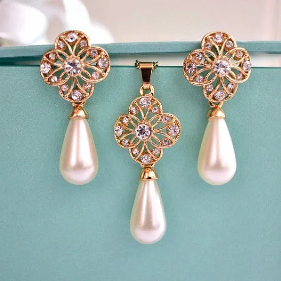 Gold Floral Deco Pearl Bridal Jewelry Set. Flower Crystals Pearl Drop Wedding Jewelry Set. Pearl Earrings And Necklace Bridal Set.