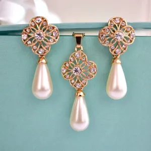 Gold Floral Deco Pearl Bridal Jewelry Set. Flower Crystals Pearl Drop Wedding Jewelry Set. Pearl Earrings And Necklace Bridal Set.