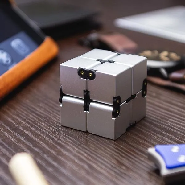 Infinite-Folding Creative Cube Fidgeting Gadget - Assorted Colors