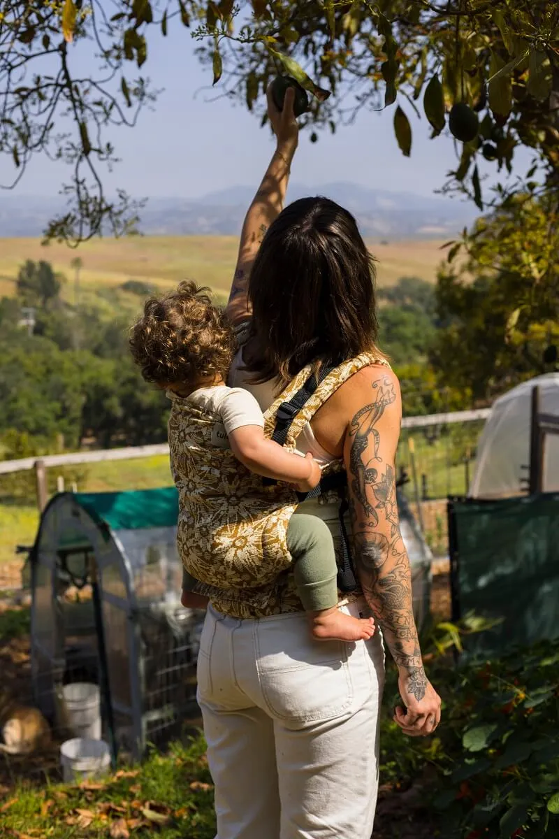 Mariam - Hemp Free-to-Grow Baby Carrier